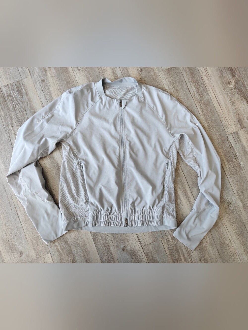 Rare 🦄 Lululemon Lightweight Run Jacket Bone Color Size 6 Great Condition